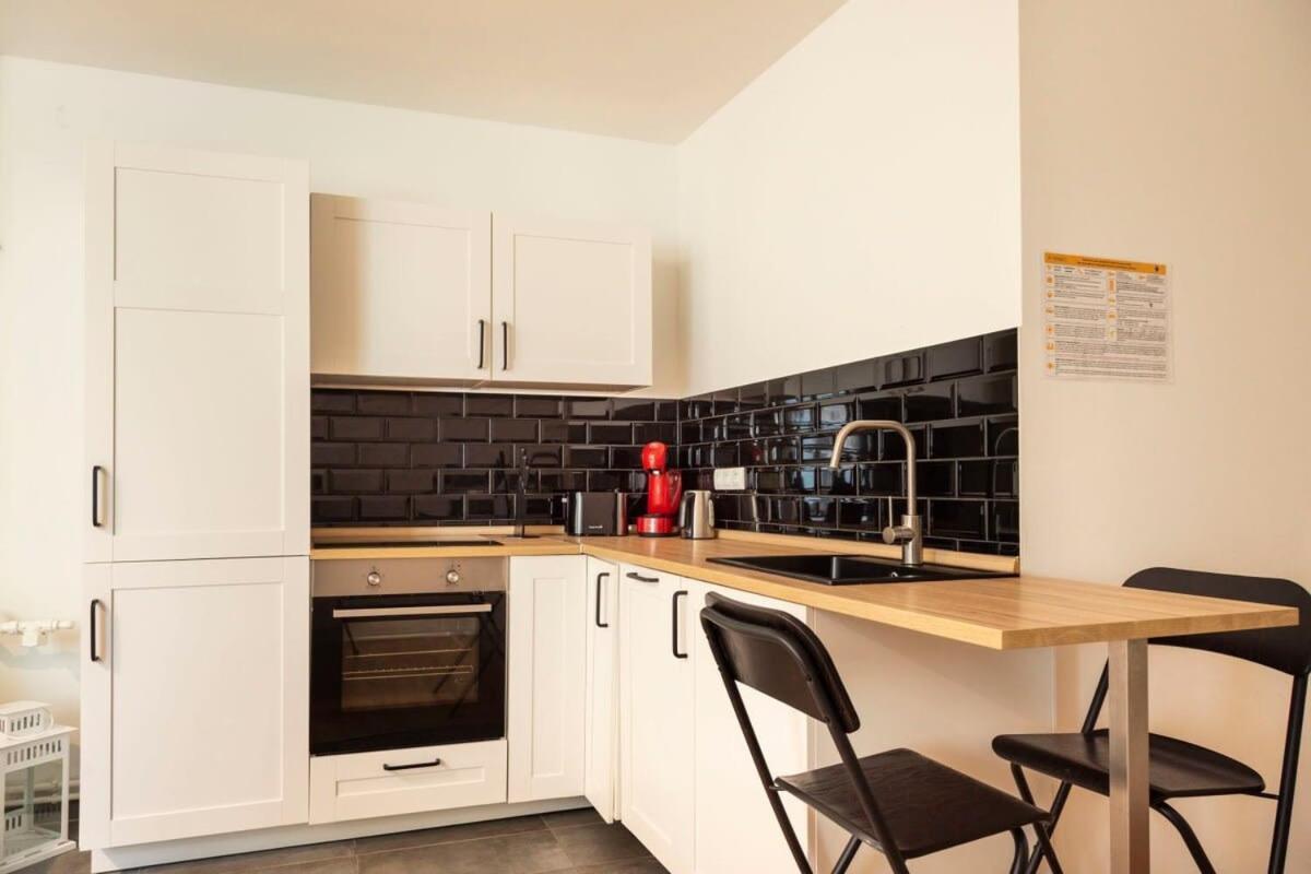 Cosy Two Br Plus Self Checkin Plus Street Parking برلين المظهر الخارجي الصورة