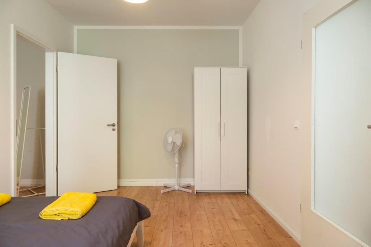 Cosy Two Br Plus Self Checkin Plus Street Parking برلين المظهر الخارجي الصورة
